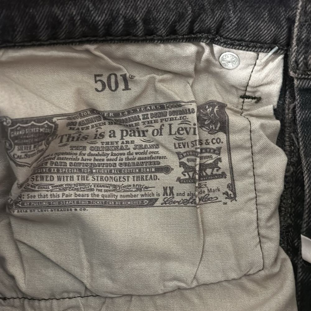 NEW Women’s 501 Levi Crop with Scalloped Hem - Picture 8 of 10